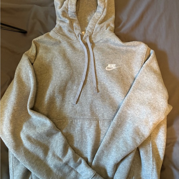 Nike Hoodies - Picture 9 of 9